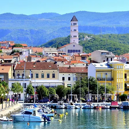 With Parking Space - 25306 Crikvenica