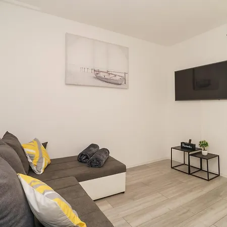 Apartment With Parking Space - 25306