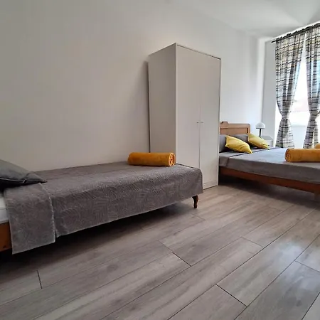 With Parking Space - 25306 דירה