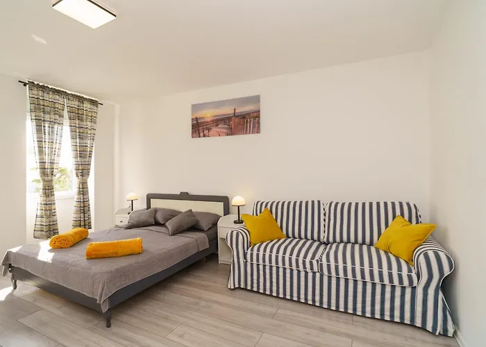Apartment With Parking Space - 25306 *